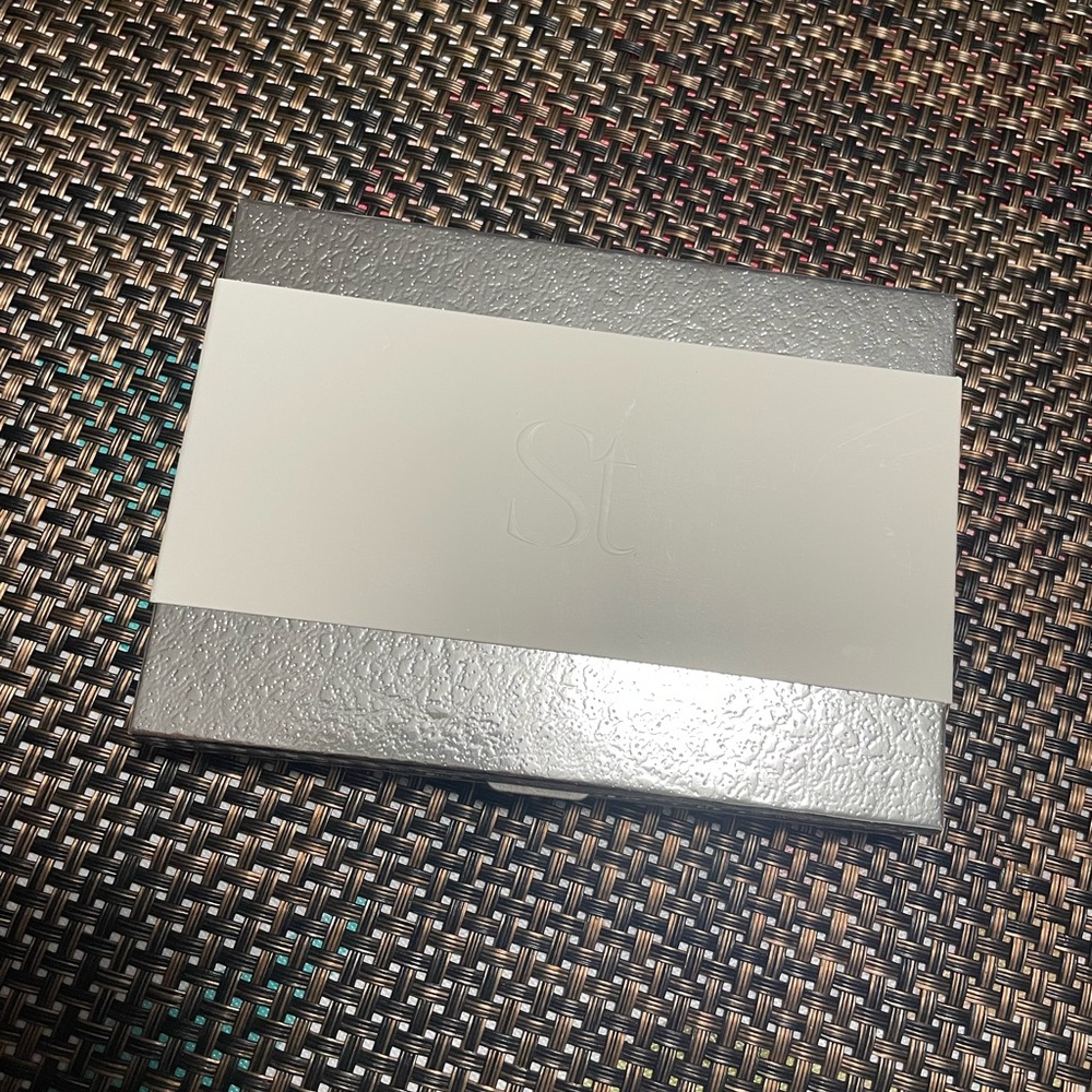 Brand new seint palette 12